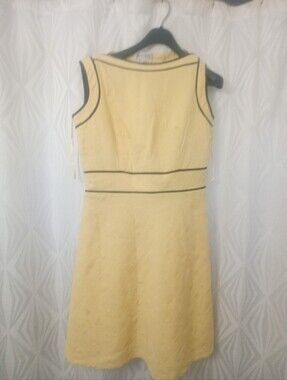 Kay Unger New York Sleeveless Yellow A-Line Dress with Contrasting Trim Size 12
